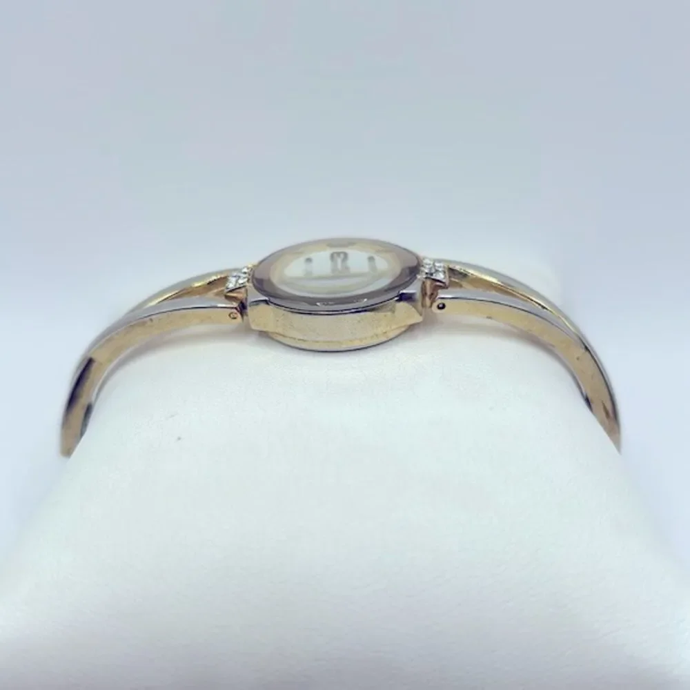 Working! Ladies Vintage Embassy Dainty Twist Band Watch